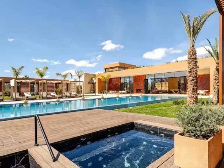 Villa Moka — la façade et l'entrée (médina, Marrakech)