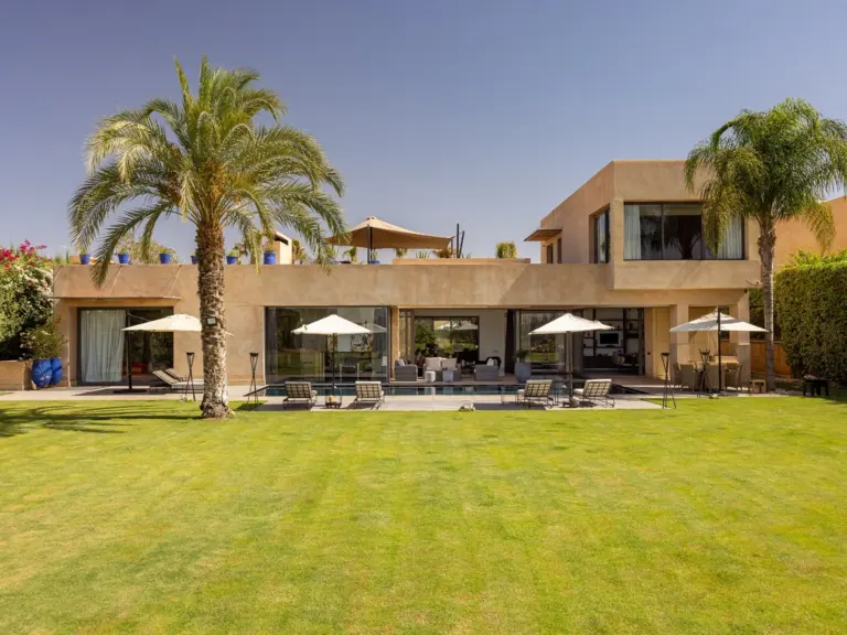 Villa Sirius — la façade et l'entrée (golf Al Maaden, Marrakech)