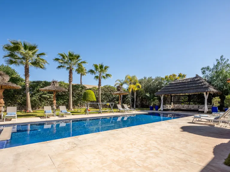 Villa Jazzy — le salon principal (route de l'Ourika, Marrakech)