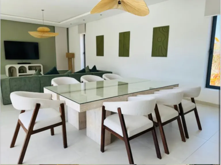 Villa jumelle Amande — la salle à manger (route de l'Ourika, Marrakech)